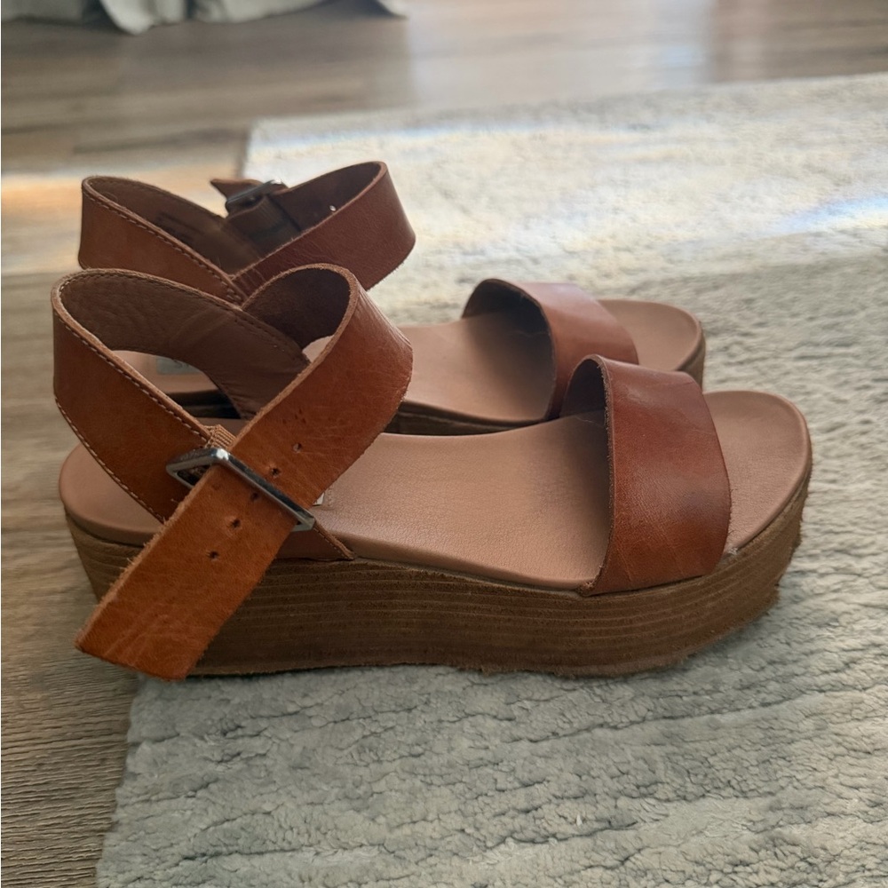 Steve Madden Tan Wedge Sandals
